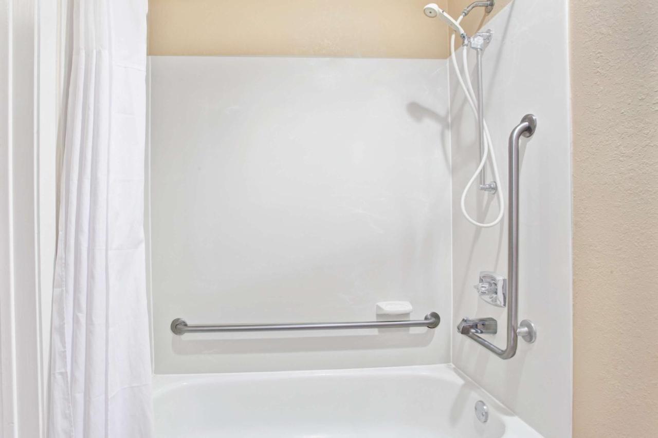 Double Room with Two Double Beds and Bath Tub - Mobility Accessible/Non-Smoking at Days Inn by Wyndham Marietta-Atlanta-Delk Road
