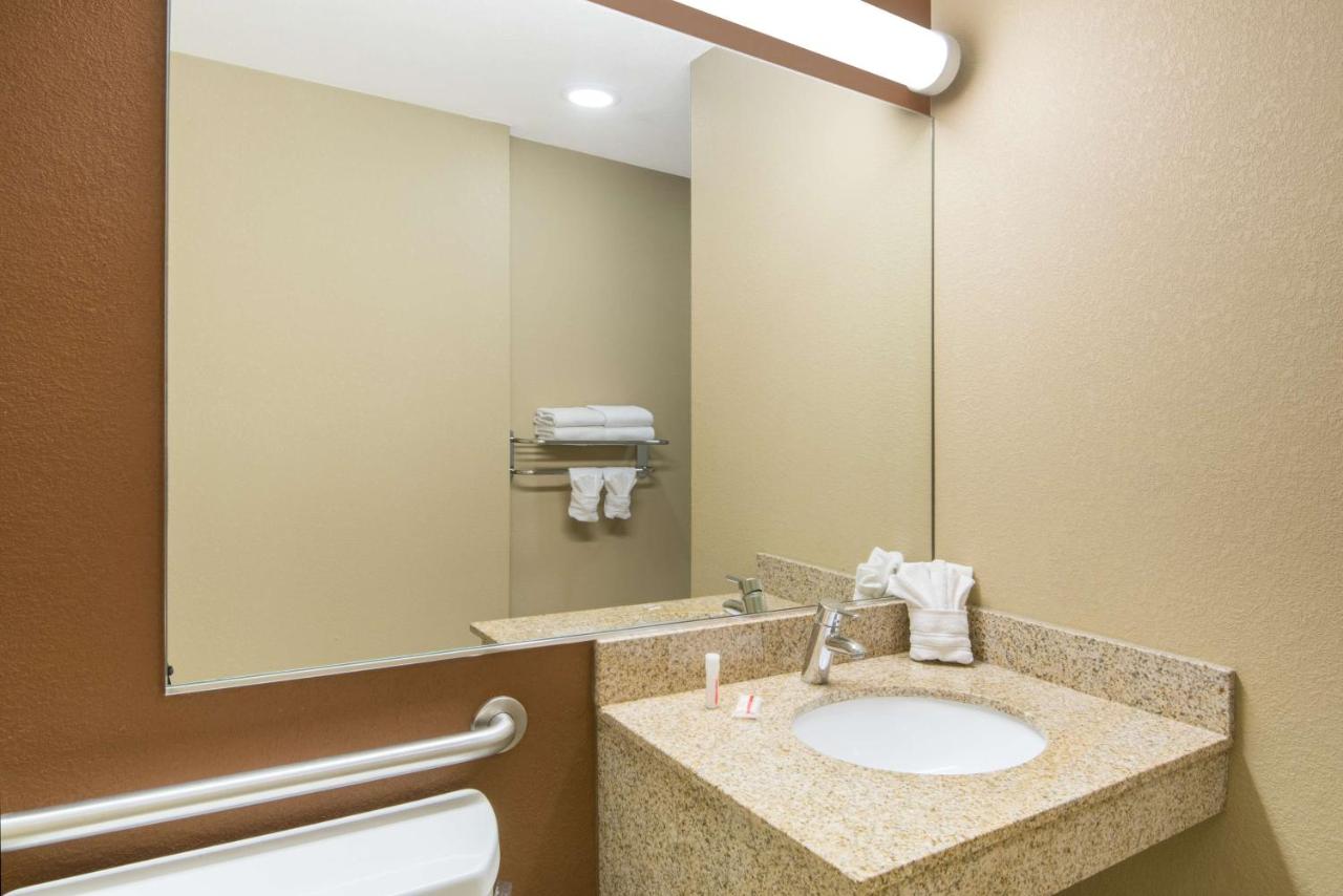 Queen Studio Suite - Non-Smoking at Microtel Inn & Suites by Wyndham North Canton