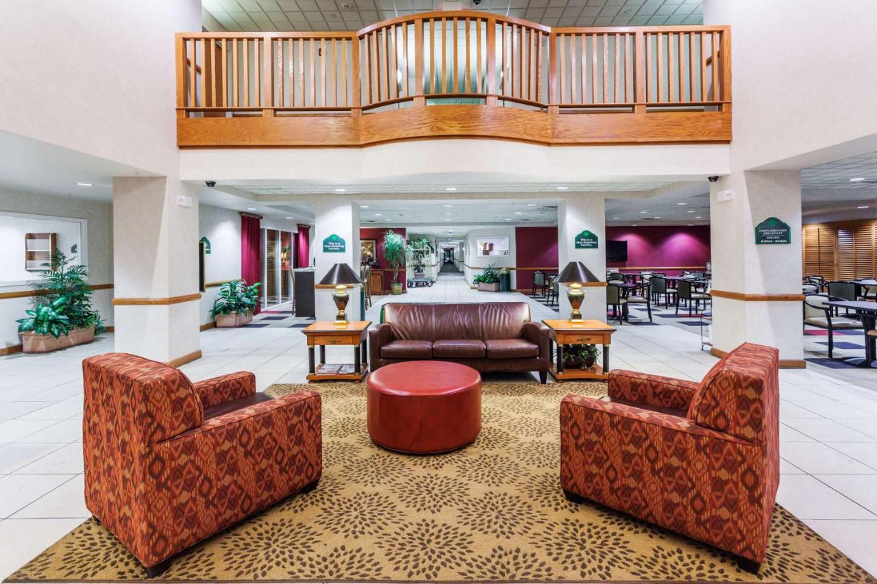 Deluxe One-Bedroom King Suite - Non-Smoking at Wingate by Wyndham Atlanta/Six Flags Austell