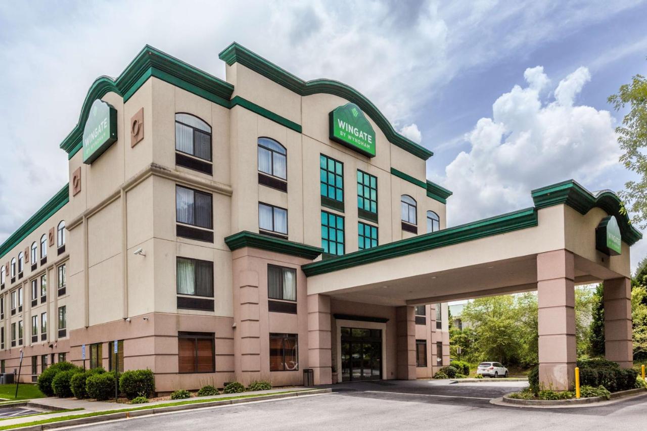 Deluxe One-Bedroom King Suite - Non-Smoking at Wingate by Wyndham Atlanta/Six Flags Austell