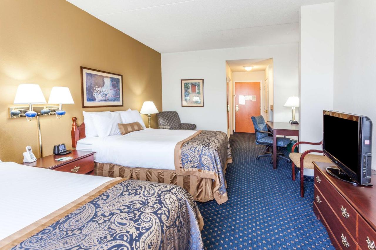 Double Room with Two Double Beds - Non-Smoking at Wingate by Wyndham Atlanta/Six Flags Austell