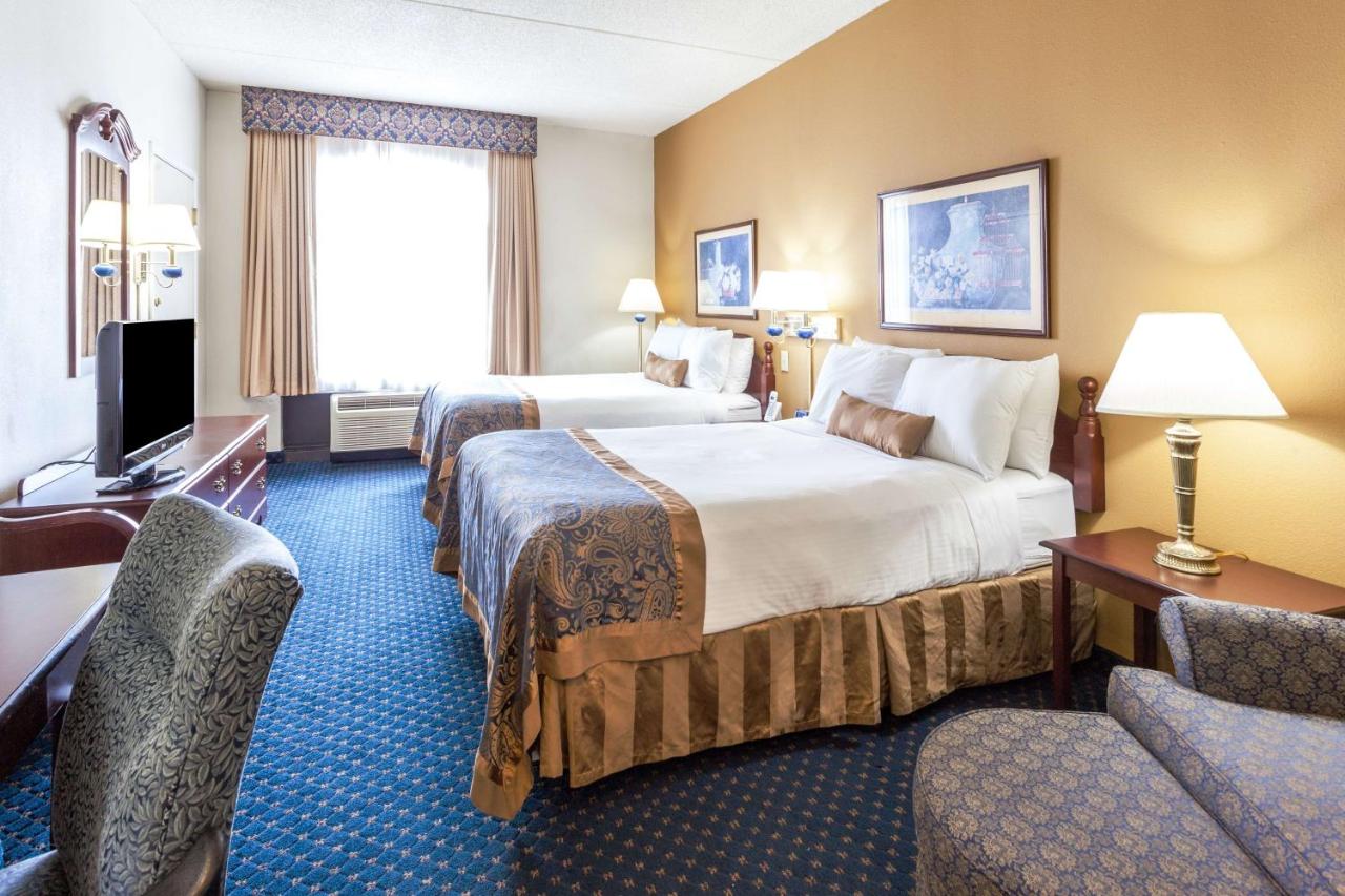 Double Room with Two Double Beds - Non-Smoking at Wingate by Wyndham Atlanta/Six Flags Austell