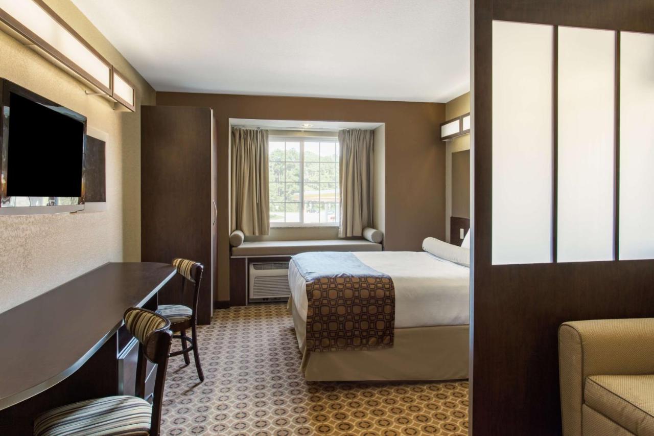 Queen Suite - Disability Access/Non-Smoking at Microtel Inn & Suites by Wyndham Pearl River/Slidell
