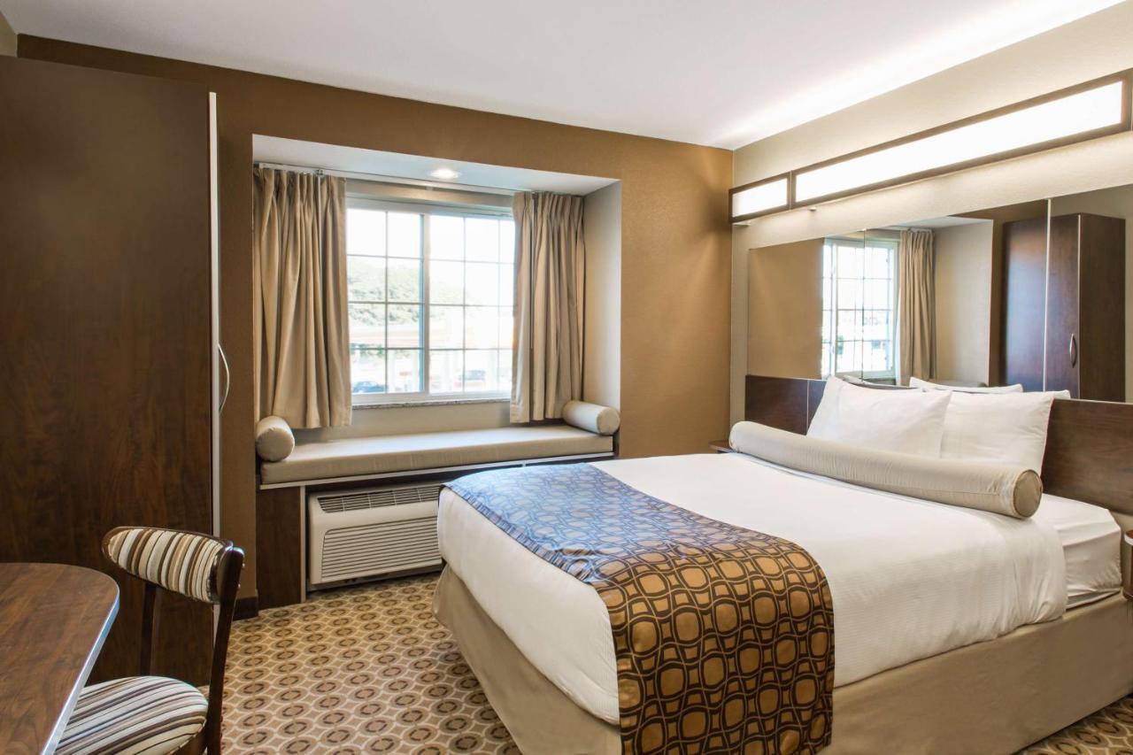 Queen Suite - Disability Access/Non-Smoking at Microtel Inn & Suites by Wyndham Pearl River/Slidell