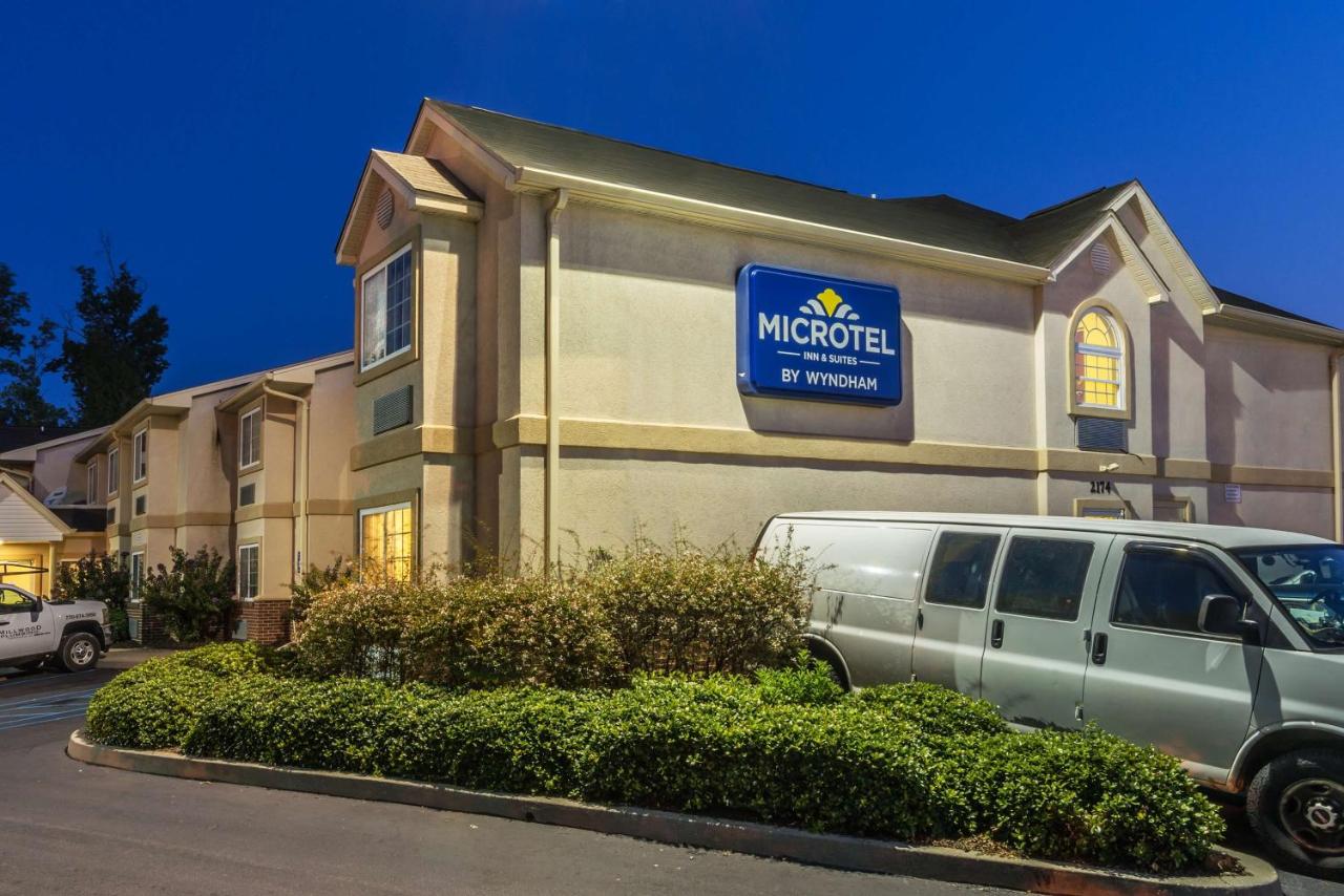 Queen Suite - Non-Smoking at Microtel Inn & Suites by Wyndham Auburn