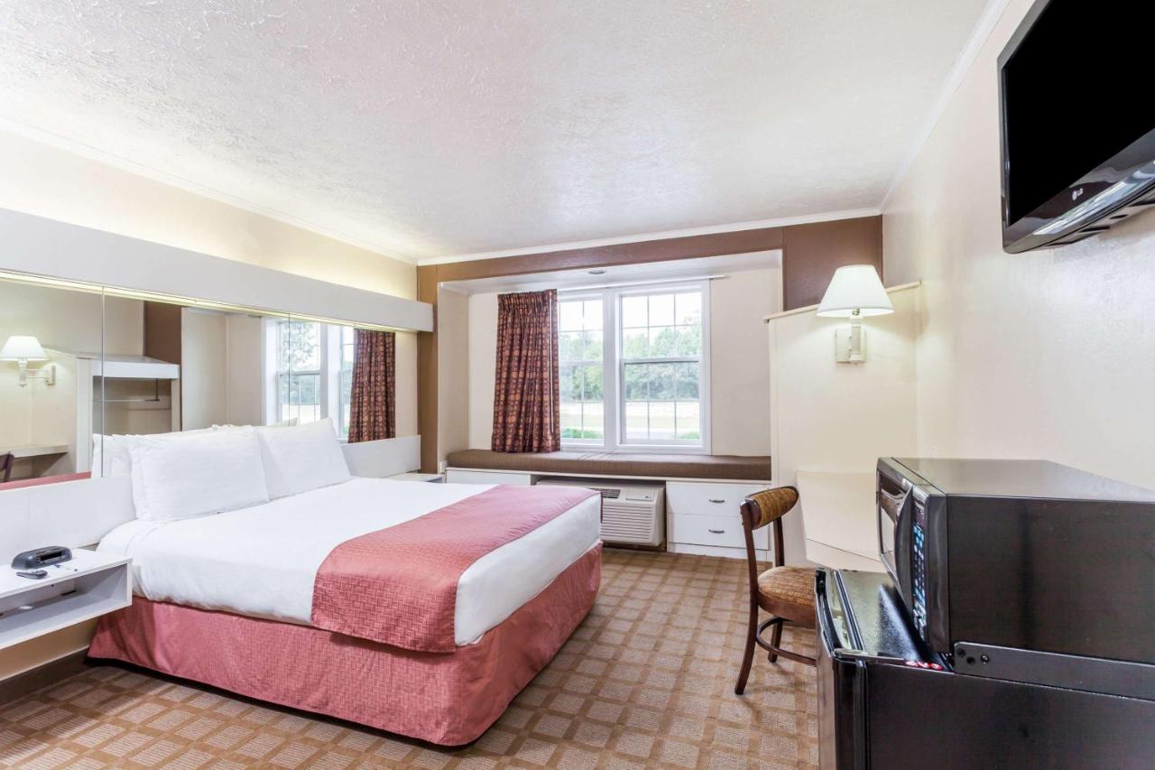 Queen Room - Disability Access/Non-Smoking at Microtel Inn by Wyndham Wilson