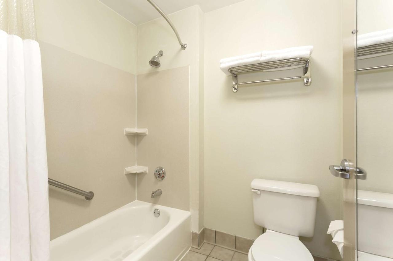 Deluxe King Room - Non-Smoking at Baymont by Wyndham Mason