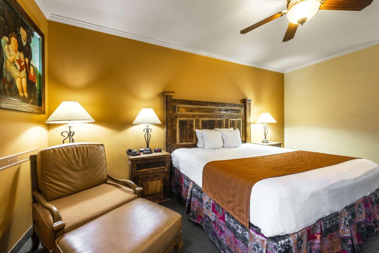 King Room - Non-Smoking at La Hacienda near Alamodome & Riverwalk