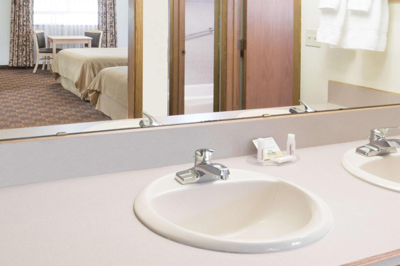 Triple Suite - Pet Friendly/Non-Smoking at Days Inn by Wyndham Black Bear