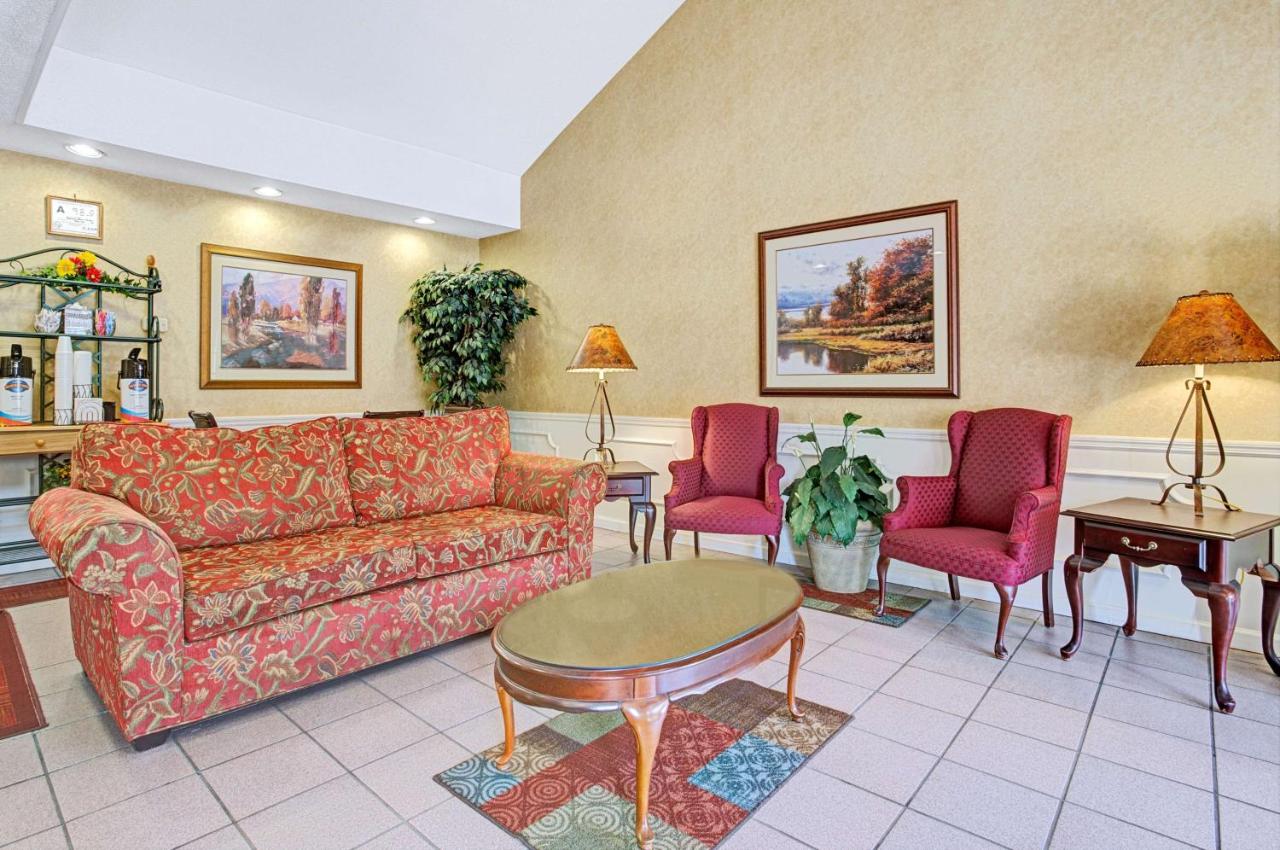 King Room - Non-Smoking at Baymont by Wyndham Smithfield