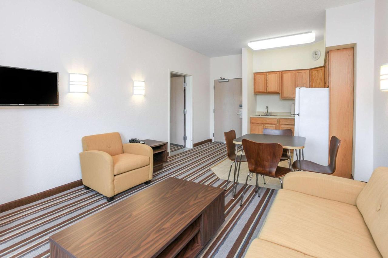 One-Bedroom King Suite - Mobility Access/Non-Smoking at Super 8 by Wyndham Sault Ste. Marie