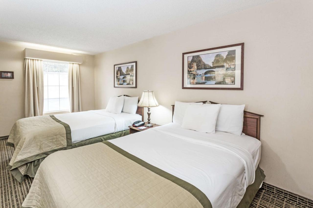 Double Room with Two Double Beds - Non-Smoking at Baymont by Wyndham Valdosta at Valdosta Mall