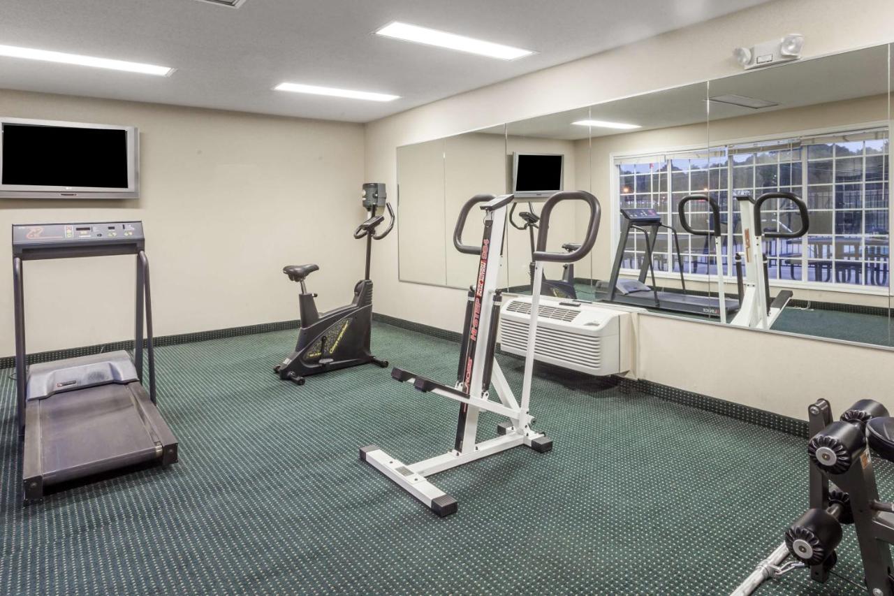 Deluxe Double Room - Disability Access/Non-Smoking at Baymont by Wyndham Hickory