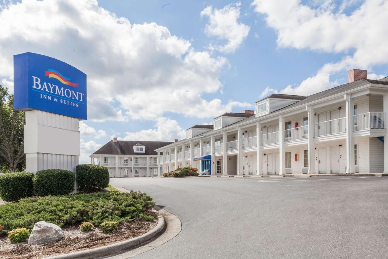 King Room - Disability Access/Non-Smoking at Baymont by Wyndham Hickory