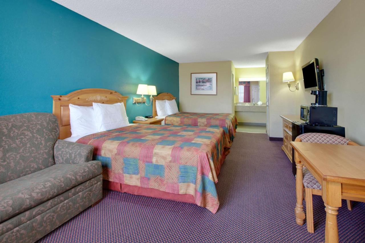 Queen Room with Two Queen Beds - Non-Smoking at Baymont by Wyndham Terrell