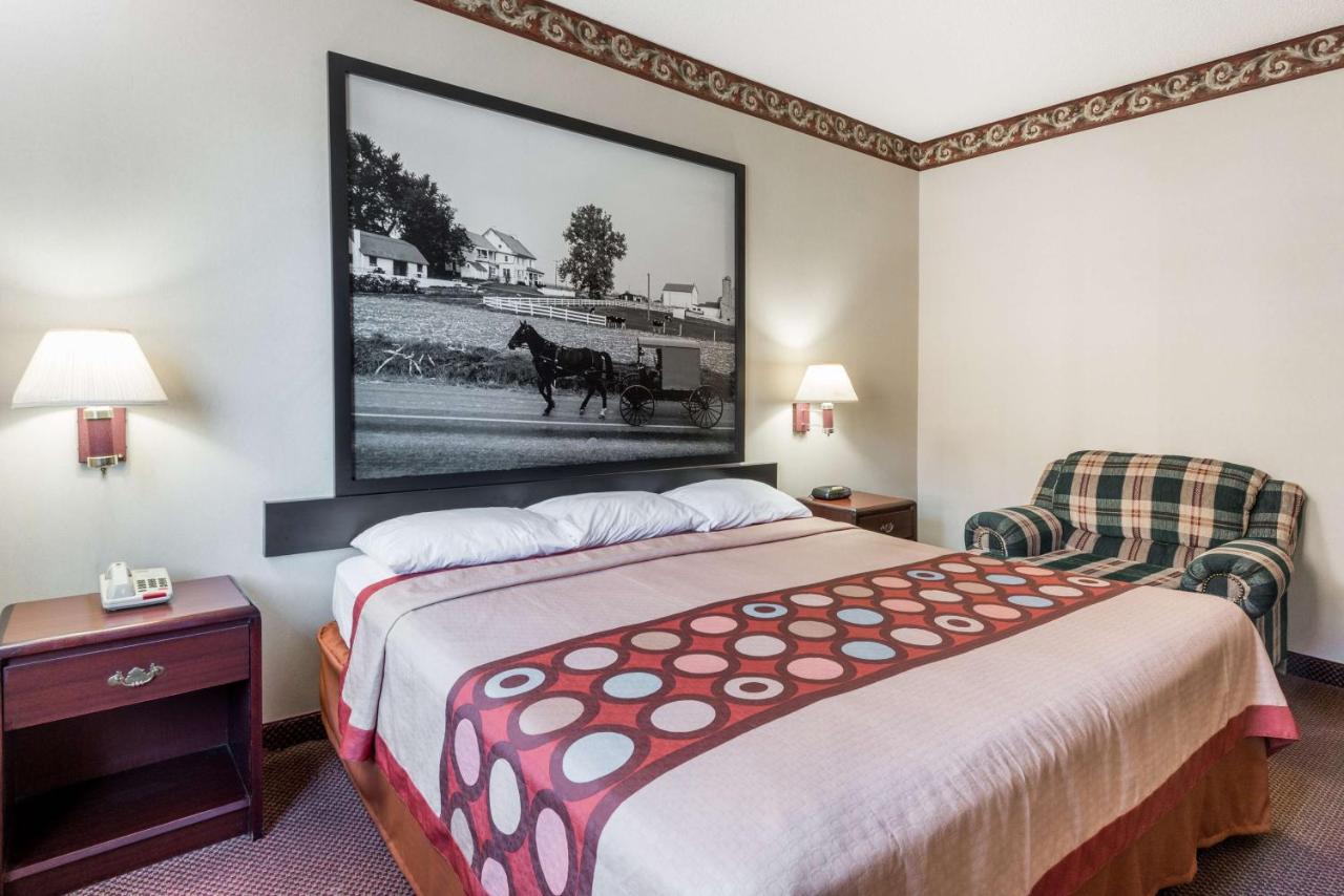 King Room - Disability Access/Non-Smoking at Super 8 by Wyndham Harrisburg Hershey North