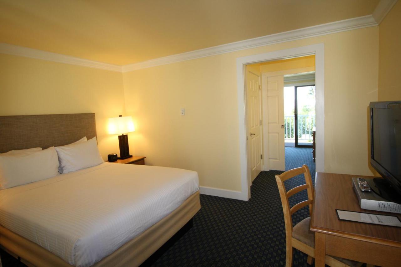 | Anacortes Ship Harbor Inn