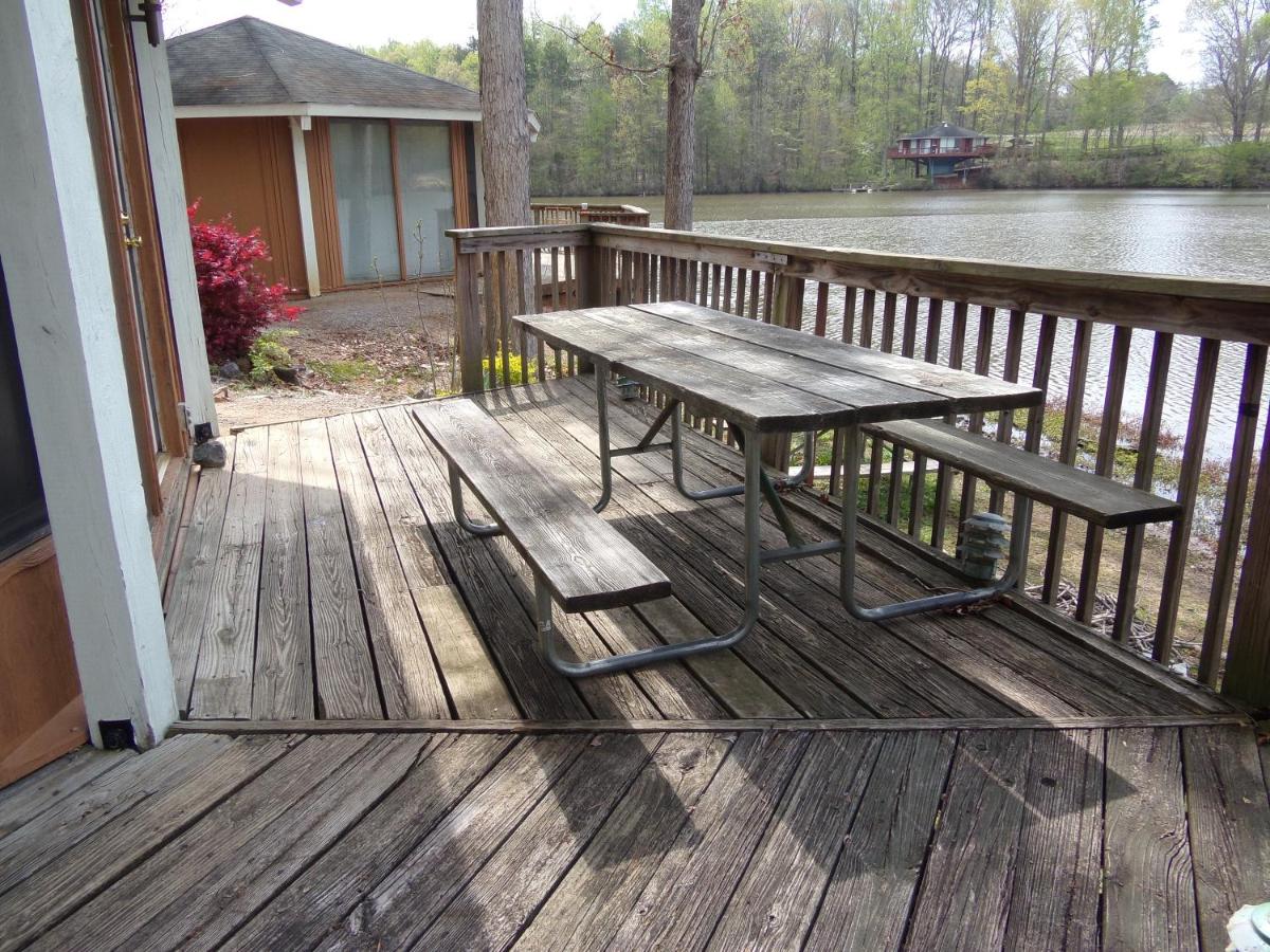 | Lake Myers Lakeside Villa 16