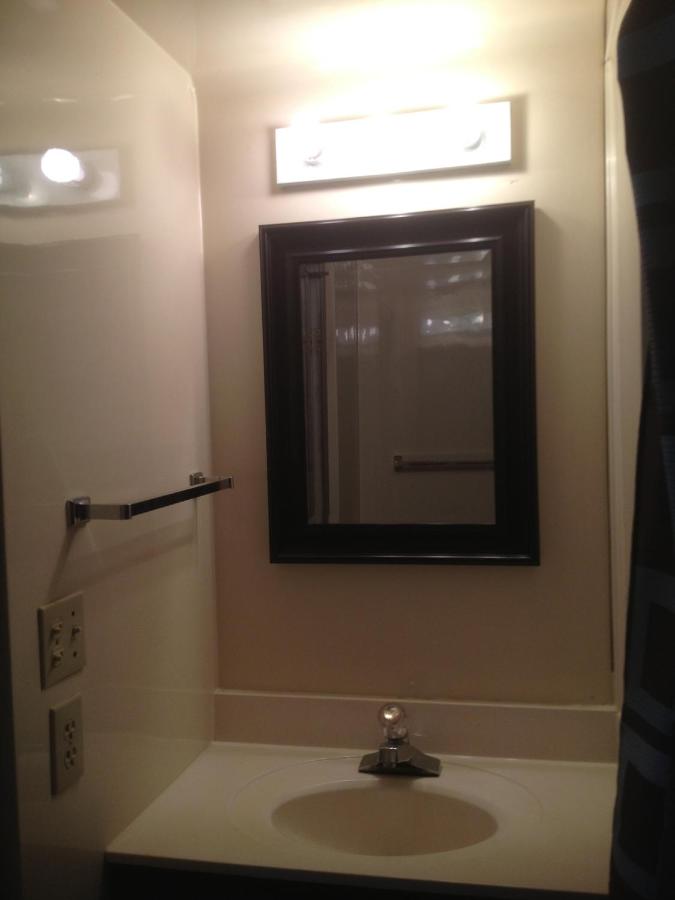  | Lake Myers Lakeside Villa 16