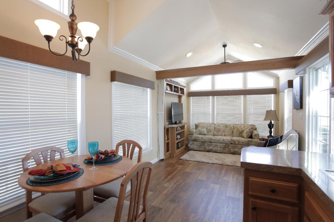  | Lake Magic Loft Cottage 11