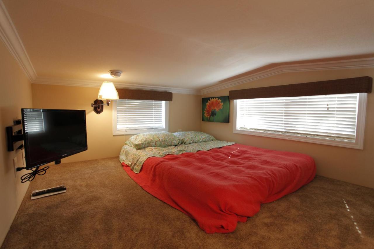  | Lake Magic Loft Cottage 11