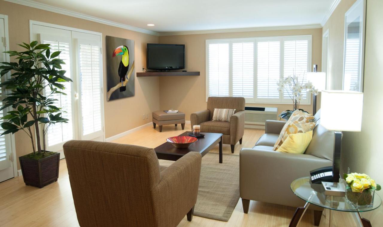 One-Bedroom Suite at Airtel Plaza Hotel