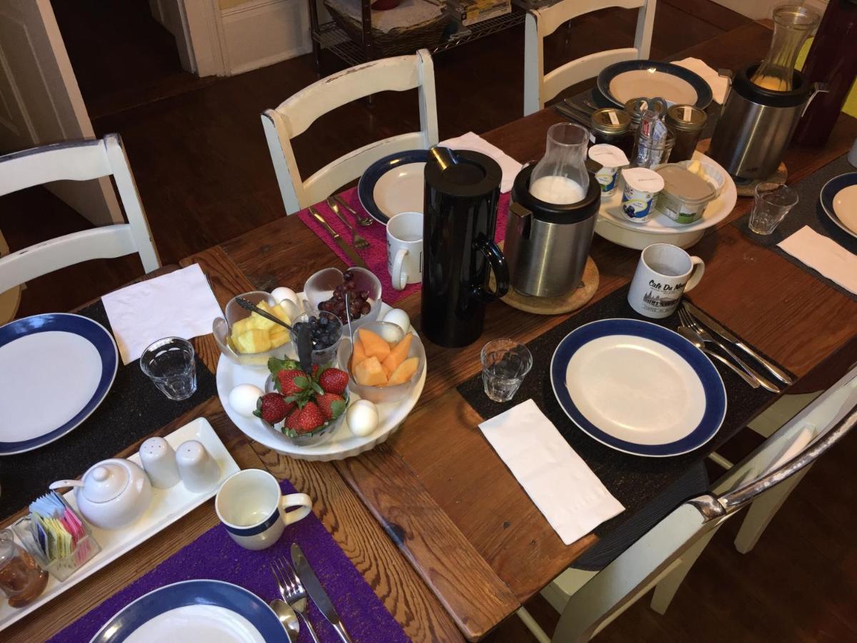  | The Burgundy Bed and Breakfast