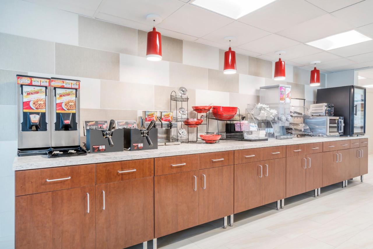  | Ramada by Wyndham Minneapolis Golden Valley