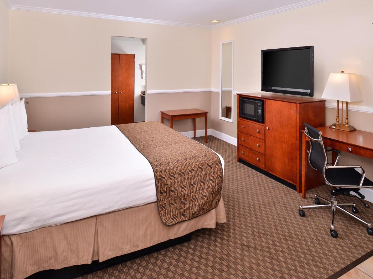 King Room - Non Smoking at Best Western Capistrano Inn