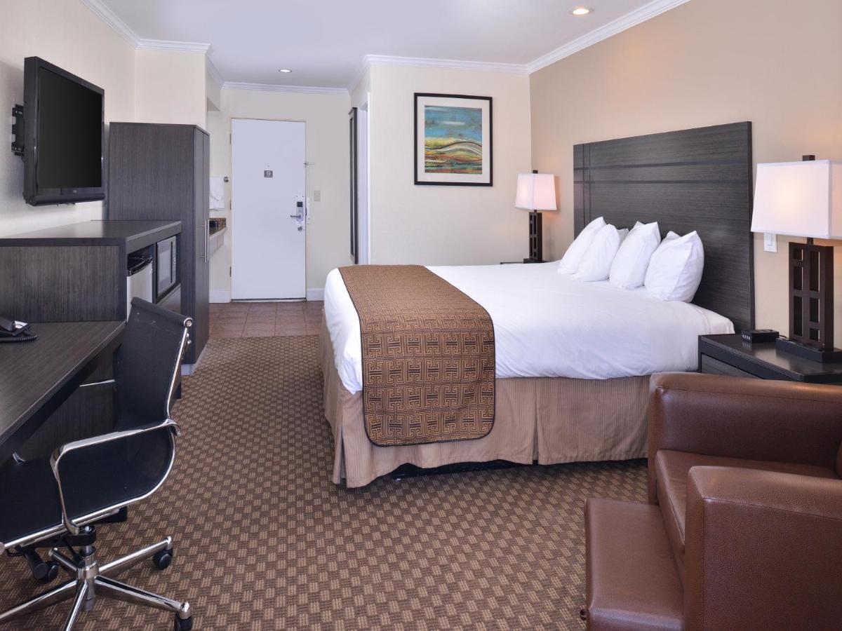 Queen Room - Disability Access - Non Smoking at Best Western Capistrano Inn