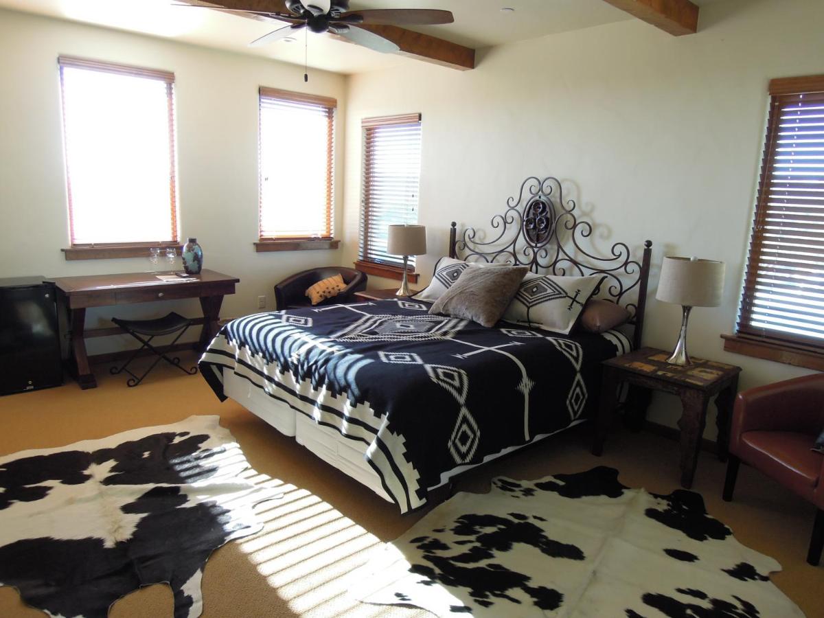 | Croad Vineyards - The Inn
