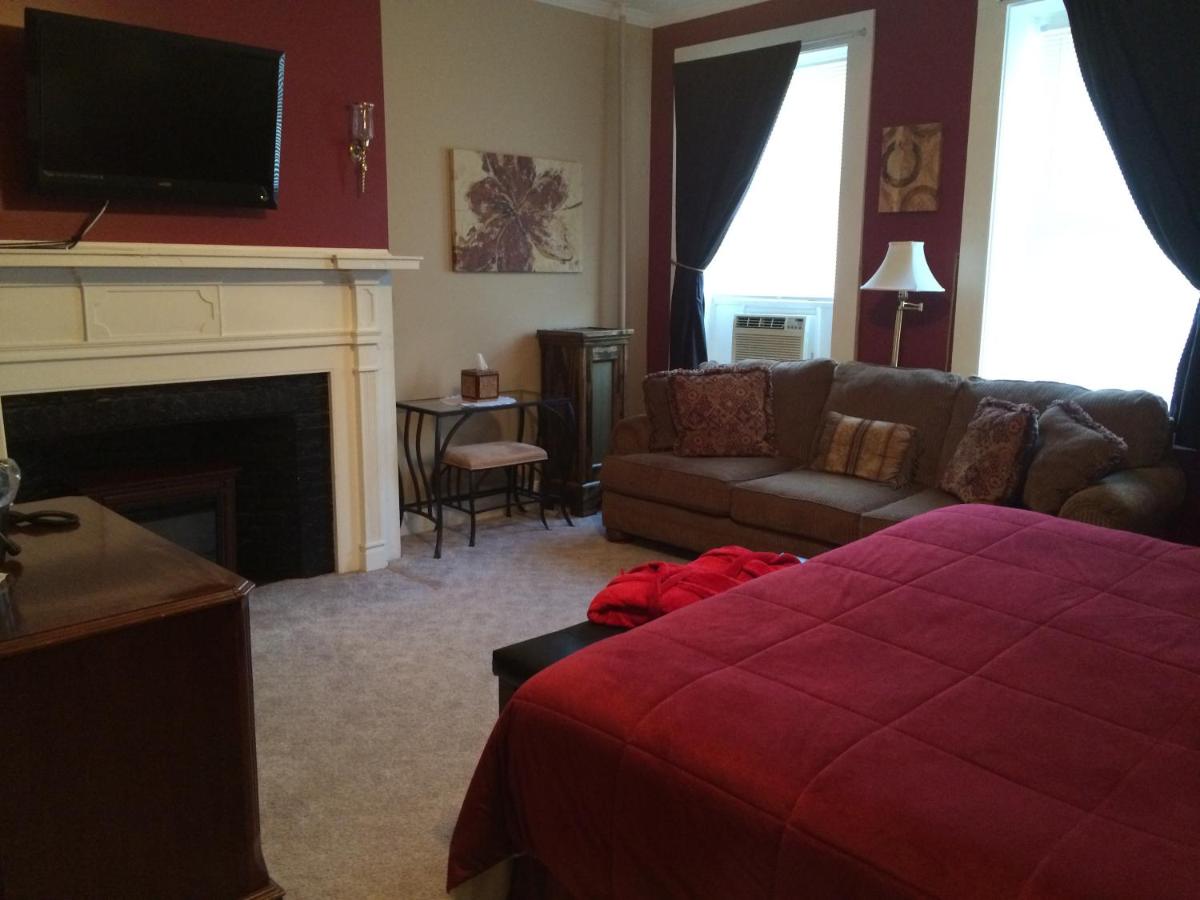  | The Tunnicliff Inn