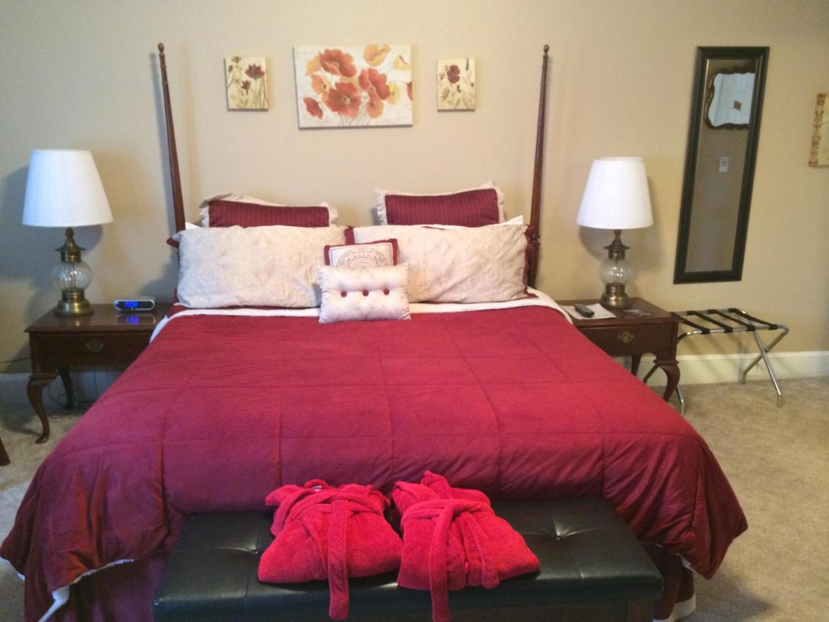  | The Tunnicliff Inn