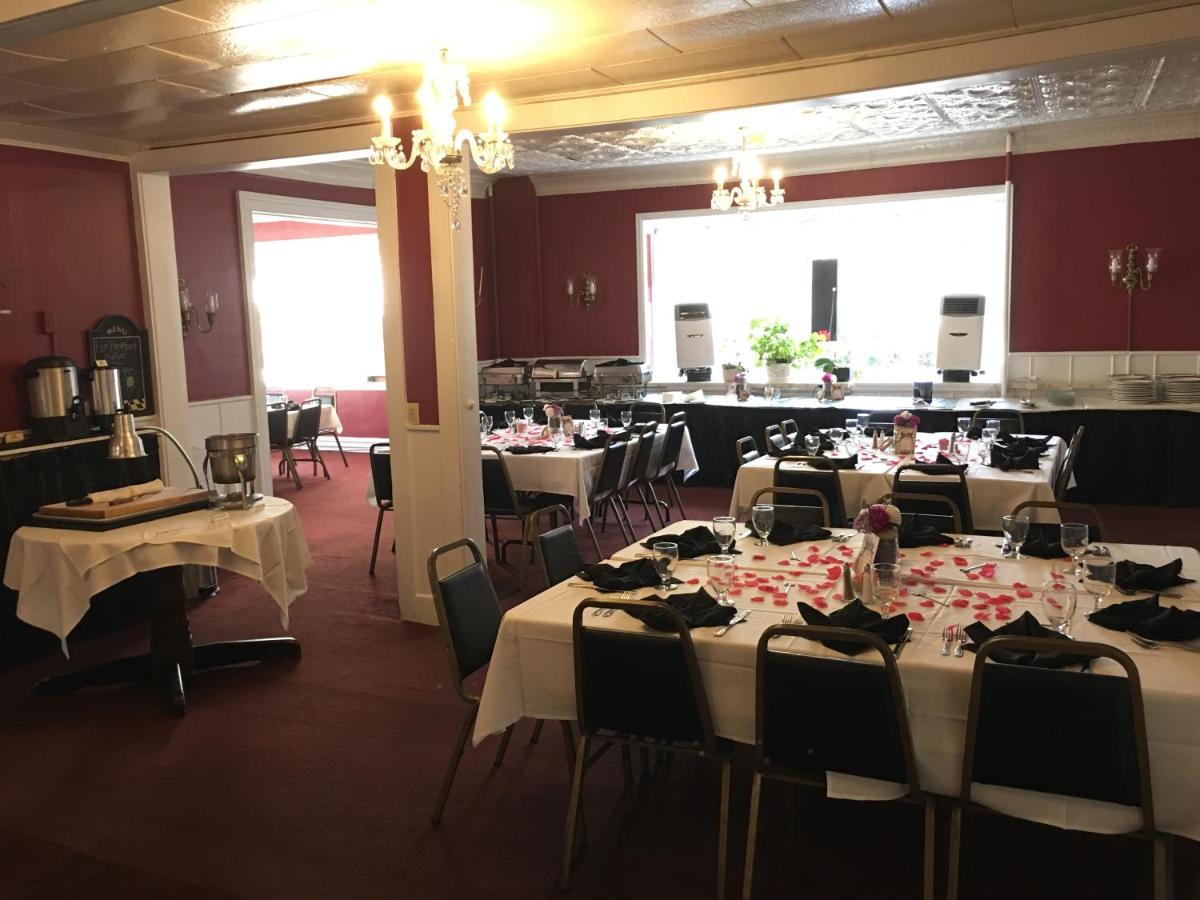  | The Tunnicliff Inn