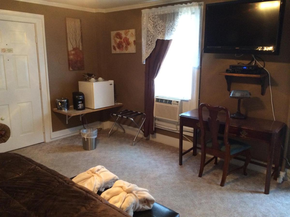  | The Tunnicliff Inn