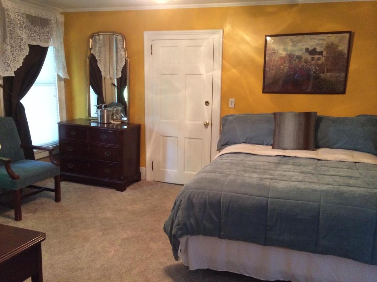  | The Tunnicliff Inn