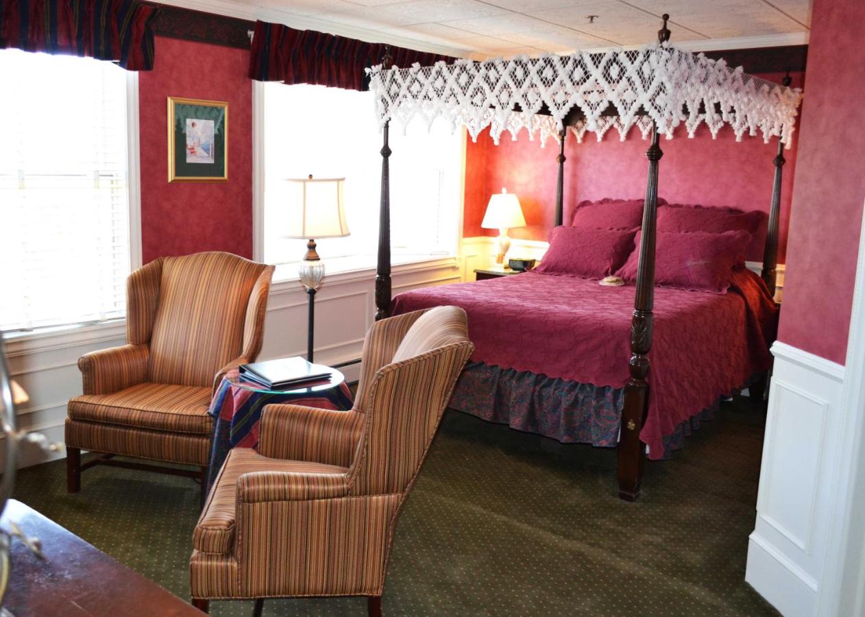 | Stafford's Bay View Inn