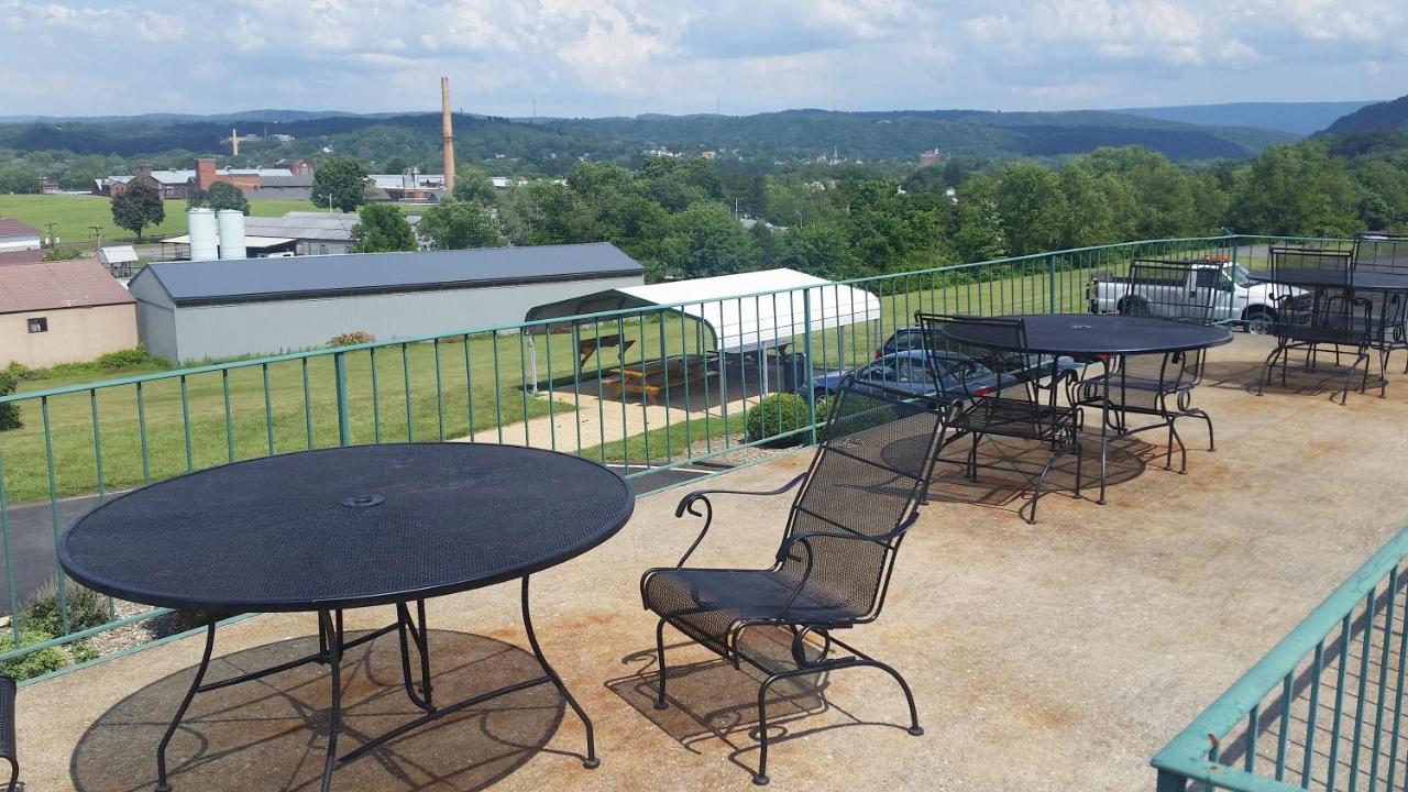 | Huntingdon Motor Inn