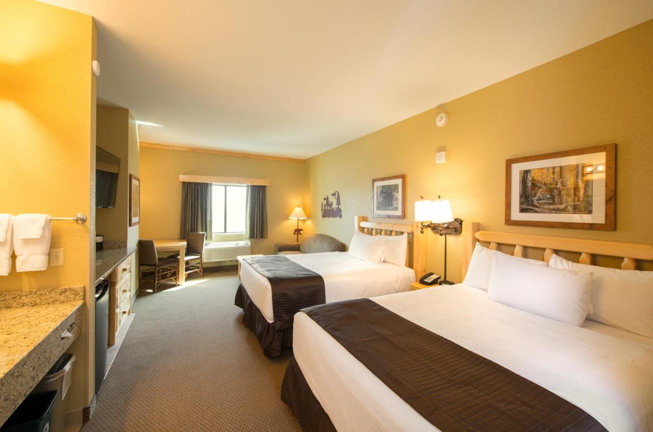 Grand Bear Suite - Water Park Included  at Great Wolf Lodge Concord