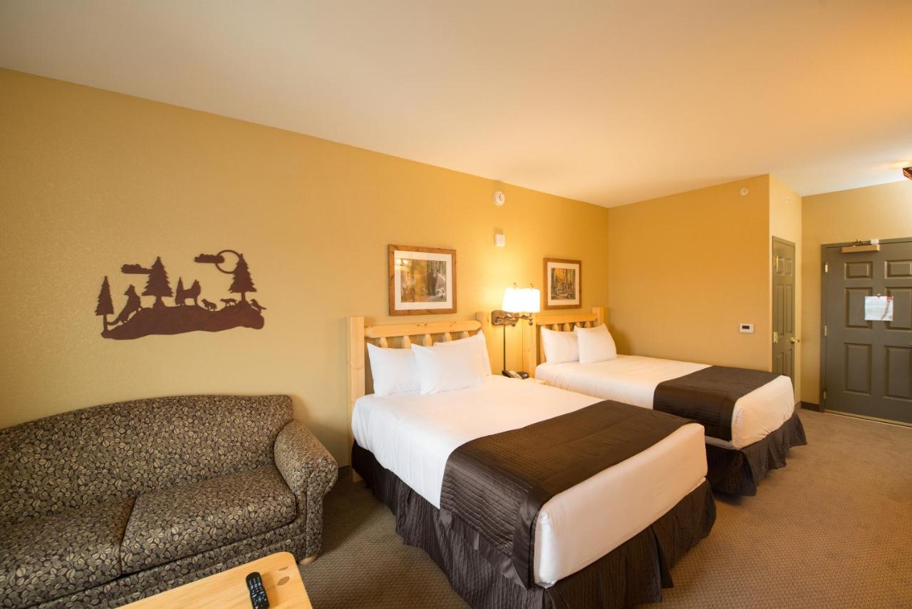 Grand Bear Suite - Water Park Included  at Great Wolf Lodge Concord
