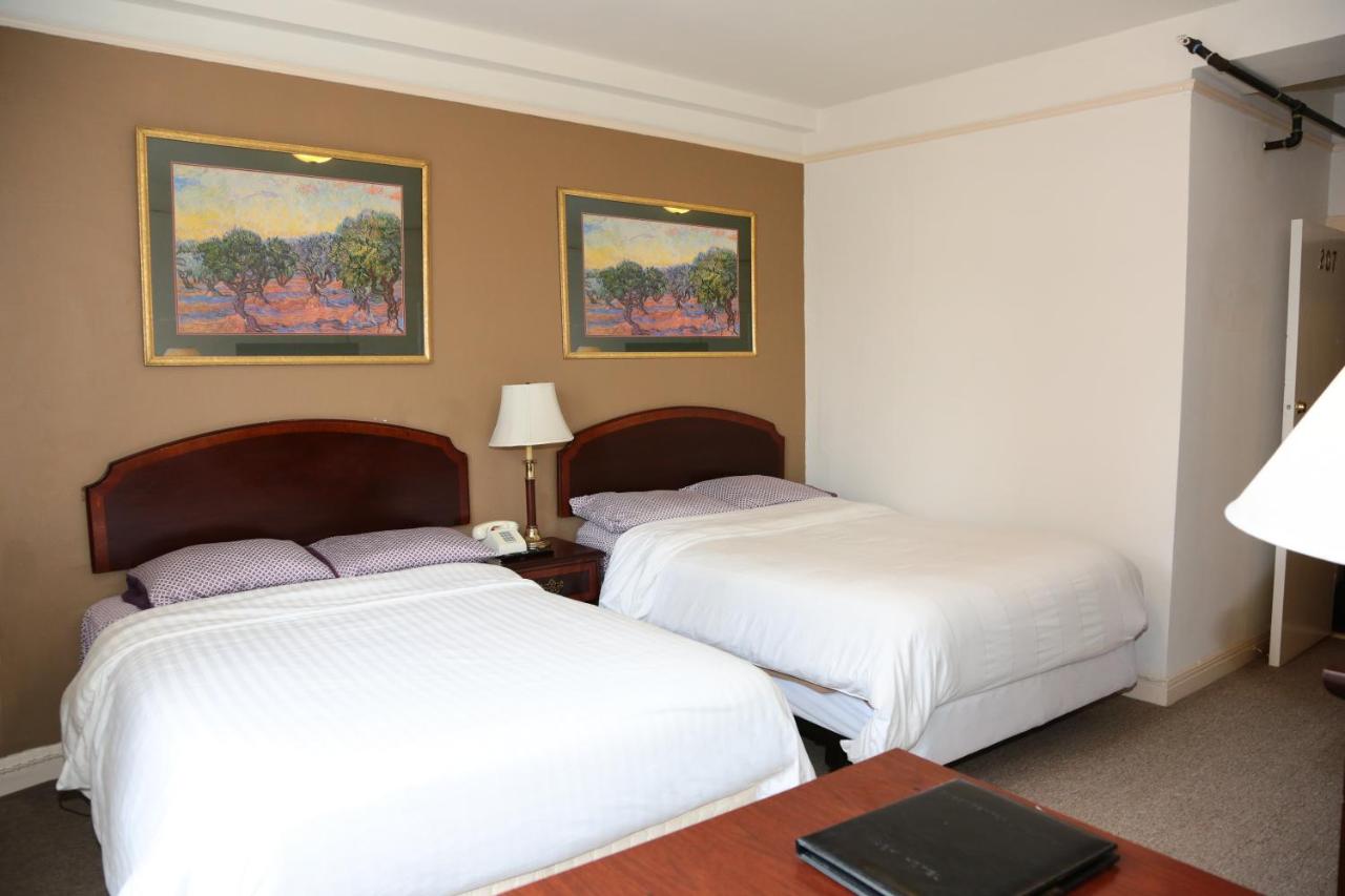 | Nash Hotel