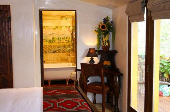 | Antigua Inn