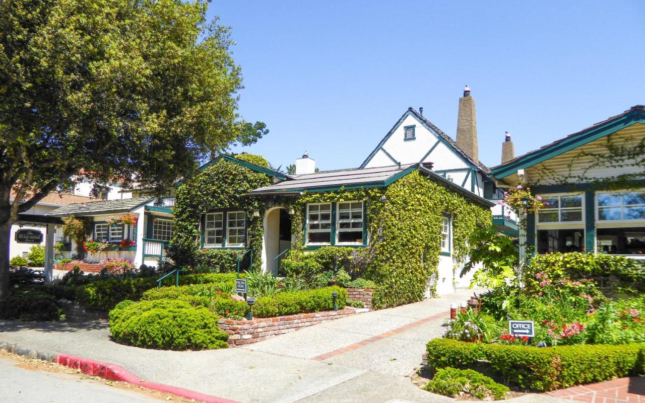 | Briarwood Inn