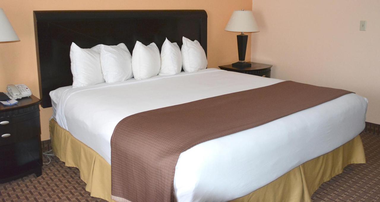 King Room - Non-Smoking at Baymont by Wyndham East Windsor Bradley Airport