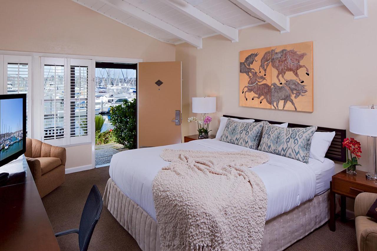 Deluxe King Room with Water View at Best Western Plus Island Palms Hotel & Marina