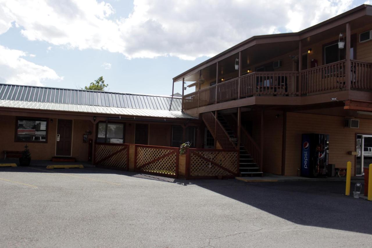 | Country Motor Inn