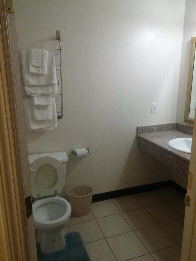  | Country Regency Inn & Suites