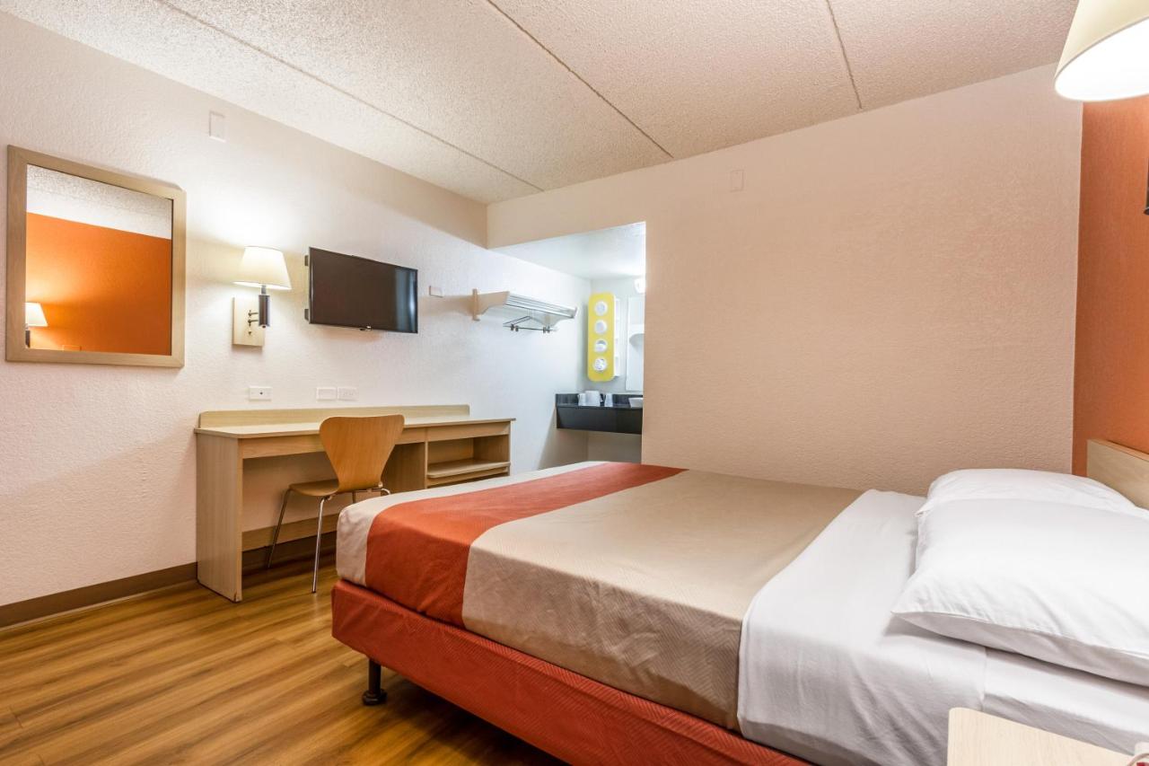 | Motel 6 Tempe, AZ Phoenix Airport Priest Dr