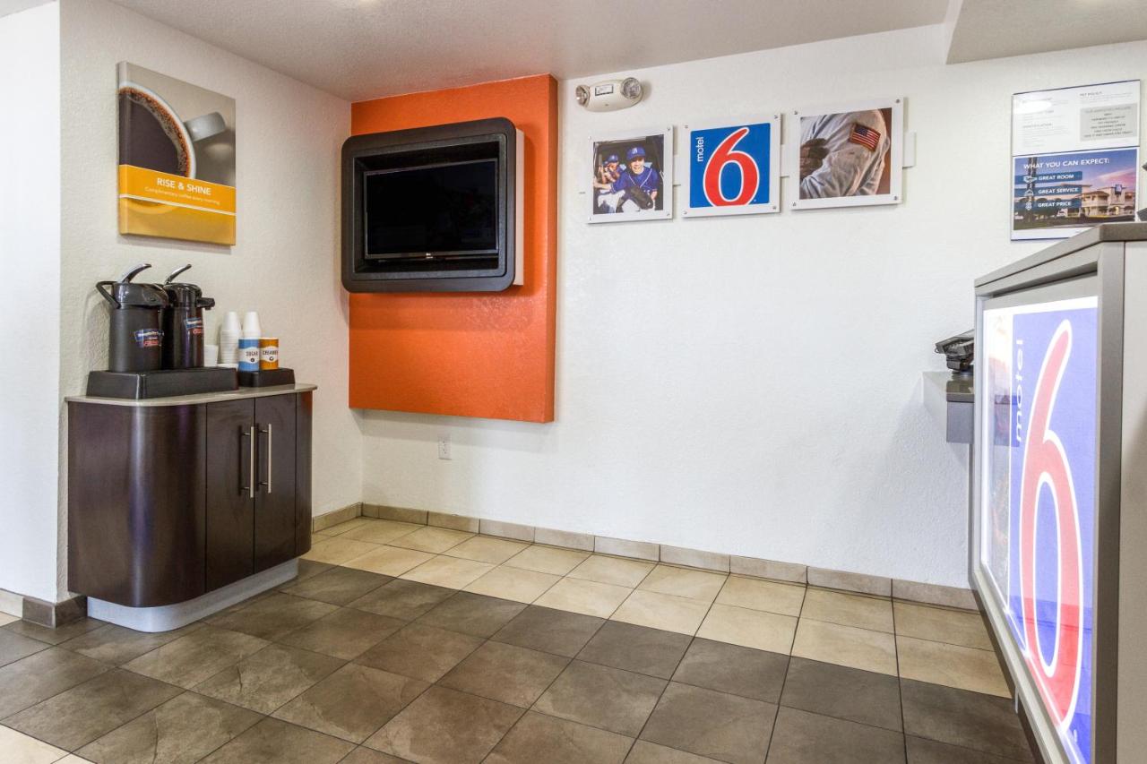 | Motel 6 Tempe, AZ Phoenix Airport Priest Dr