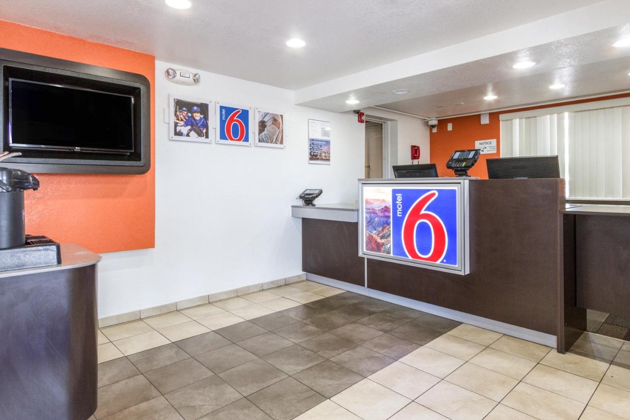  | Motel 6 Tempe, AZ Phoenix Airport Priest Dr